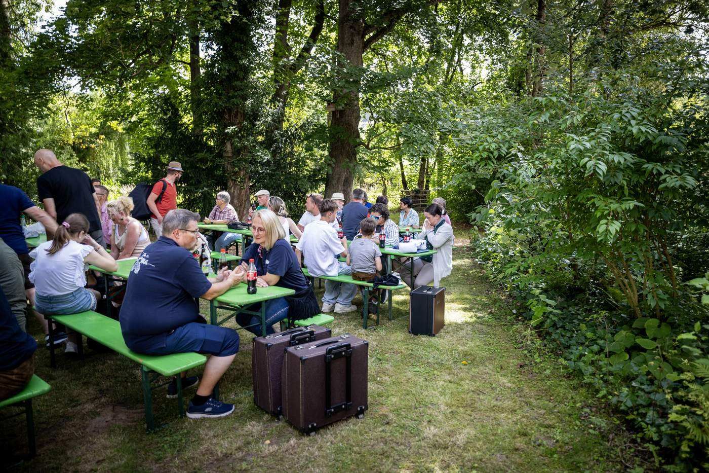 Gäste im Schlosspark Trabelsdorf